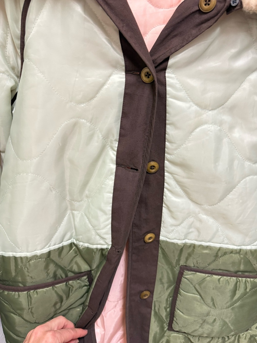 The Great Reversible Quilted Puffer Jacket - Picture 4 of 16